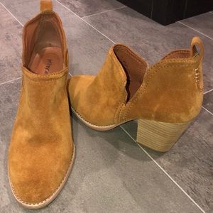 jeffrey campbell rosalee bootie mustard suede